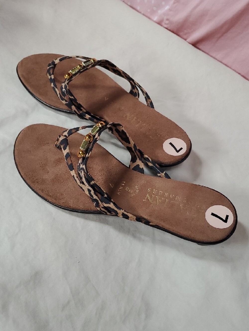 Womens Size Italian Shoemakers Leopard-Print Brown ThongSandals with GoldAccents - Picture 8 of 9